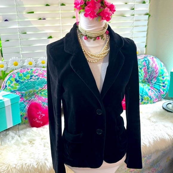 BCBGMaxAzria Jackets & Blazers - BCBGMaxAzria black velvet jacket with a bit of stretch